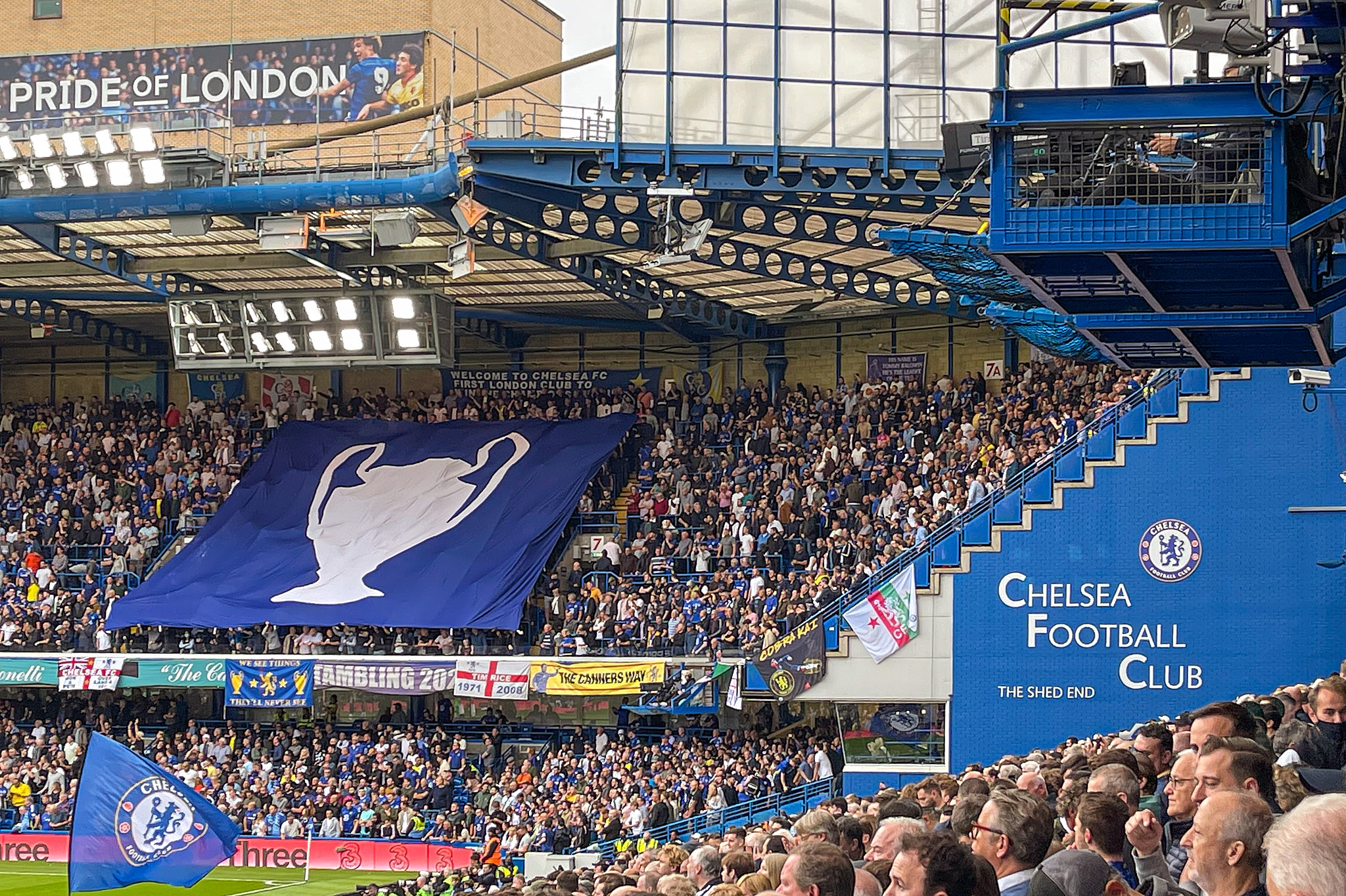 MySlowTrip - Chelsea Football Club Stamford Bridge Crowd